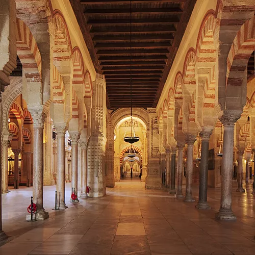 Interior de la Mezquita de Córdoba. José Puy © Instituto del Patrimonio Cultural de España. Ministerio de Educación, Cultura y Deporte