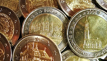 Monedas de 2 euros conmemorativas organizadas por serie